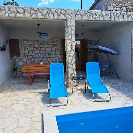 Nivi アパート Slivnica